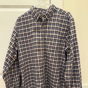 Eddie Bauer Men's Blue and White Relaxed Fit Flannel Shirt